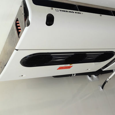 Thermo King UT-Serie UT-R EXTREME Kühlgerät Ersetzen UT-1200 installiert auf Flughafentransferfahrzeug